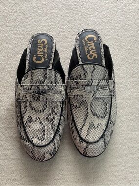 Circus by Sam Edelman Gray Snake-Print Slip-On Loafers